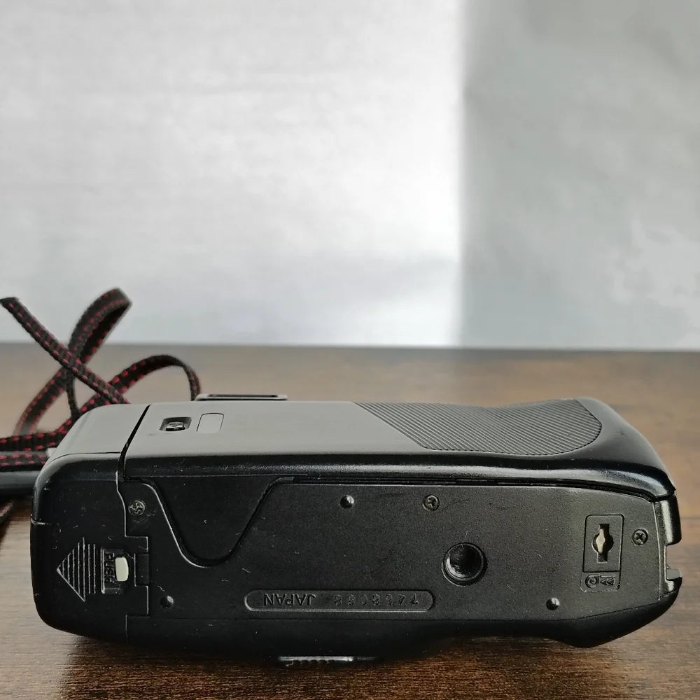 Nikon One Touch 100 35mm Film Point & Shoot Camera VTG 80s Untested